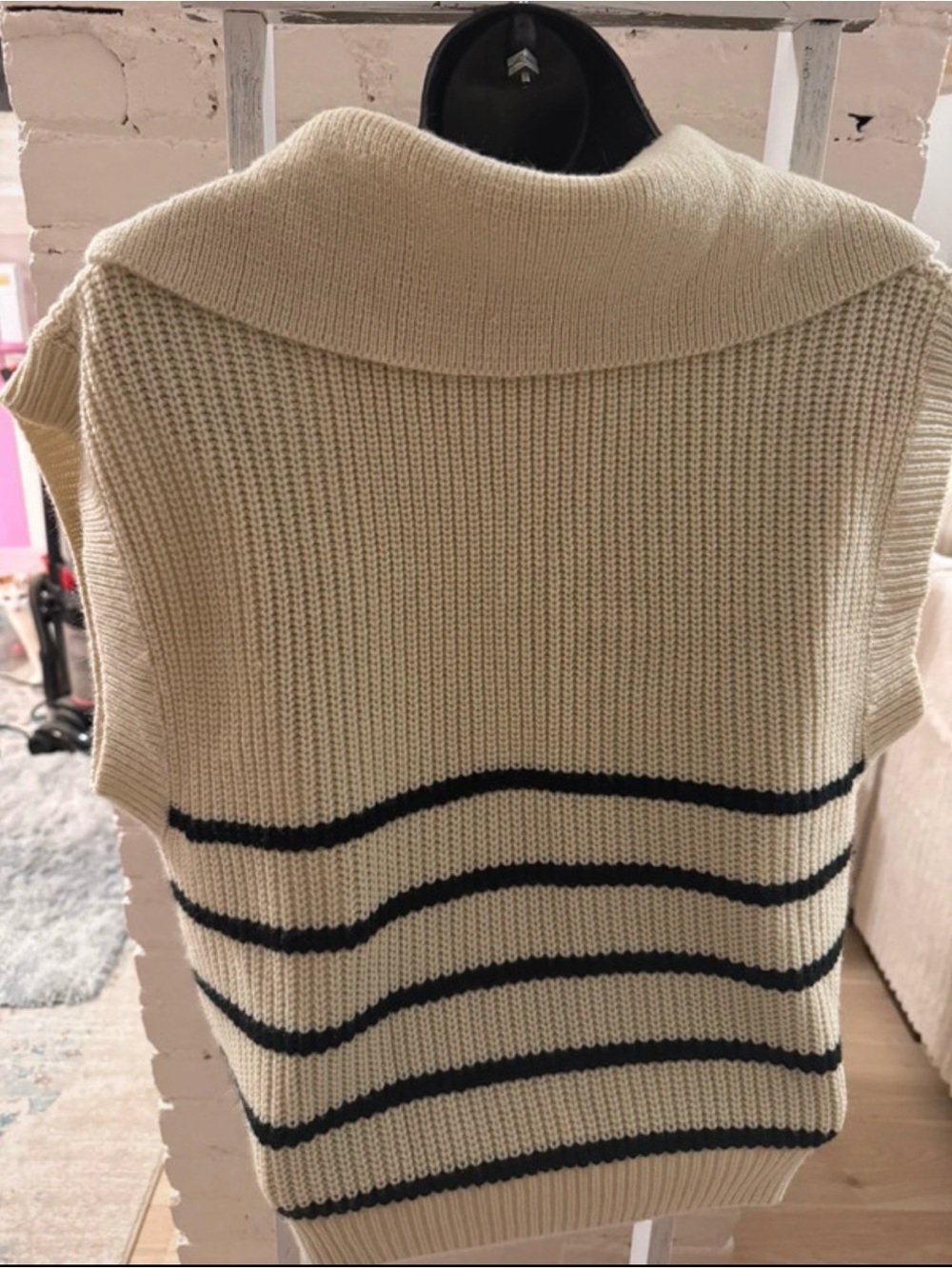 Cream Striped Knit Polo Sweater Vest Size Medium Light Academic Layering Piece - Picture 3 of 3